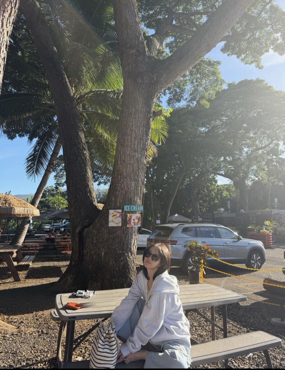 infodrakor_id's tweet photo. #ParkBoYoung lagi mode vacation di Hawai 

Imut cakep 🫶🏻😍 https://t.co/RDqbV0ScYM