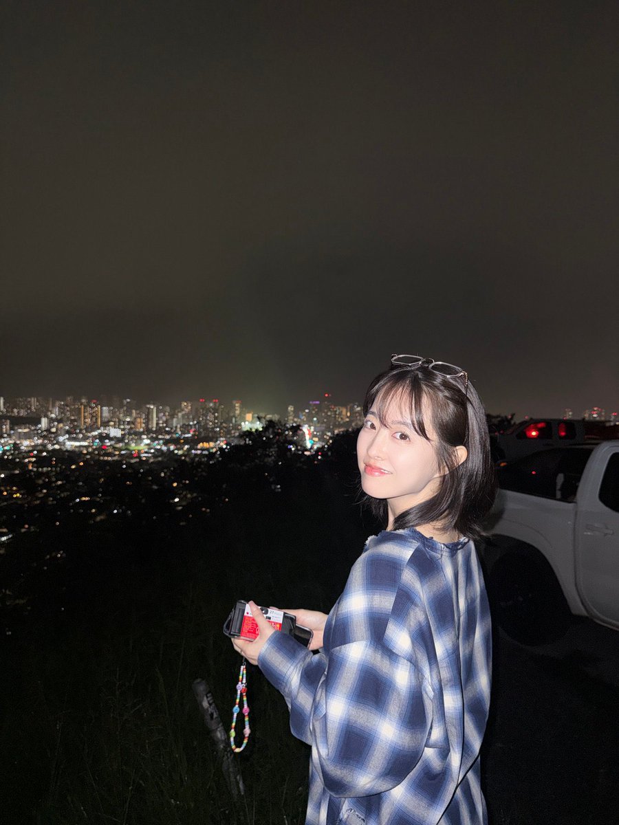 infodrakor_id's tweet photo. #ParkBoYoung lagi mode vacation di Hawai 

Imut cakep 🫶🏻😍 https://t.co/RDqbV0ScYM