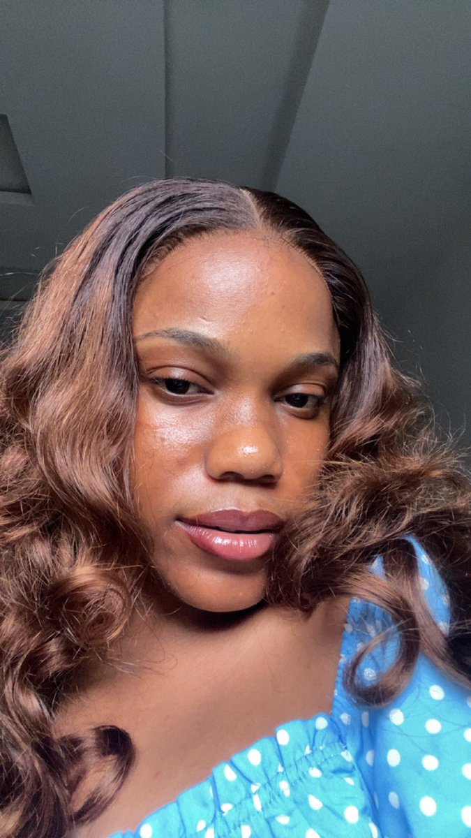 modern day woman 📿 tweet media