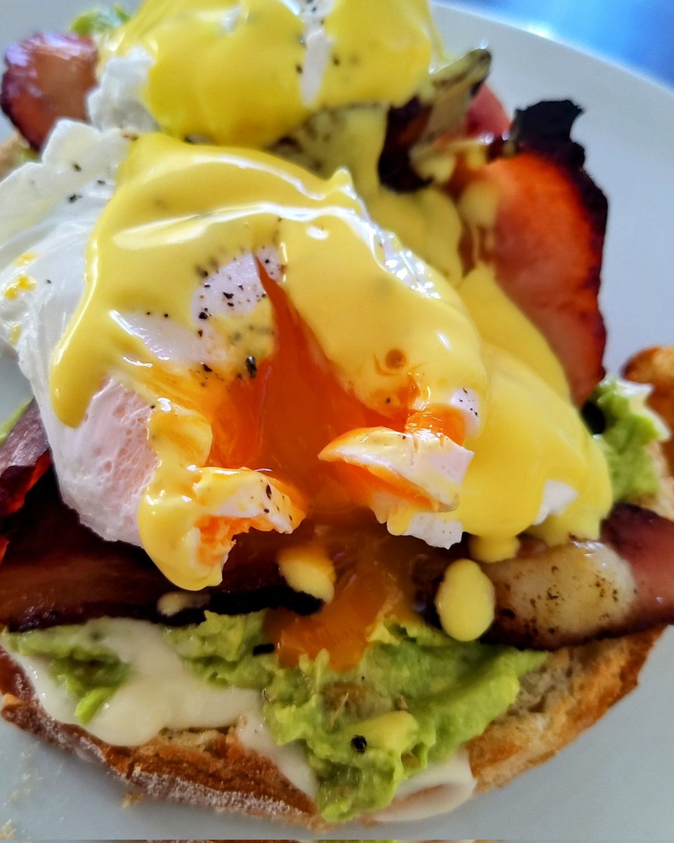 paulfenwick's tweet photo. I'm proud of my eggs this morning ๐ #sunday #breakfastboss https://t.co/UhXCXC9lYW