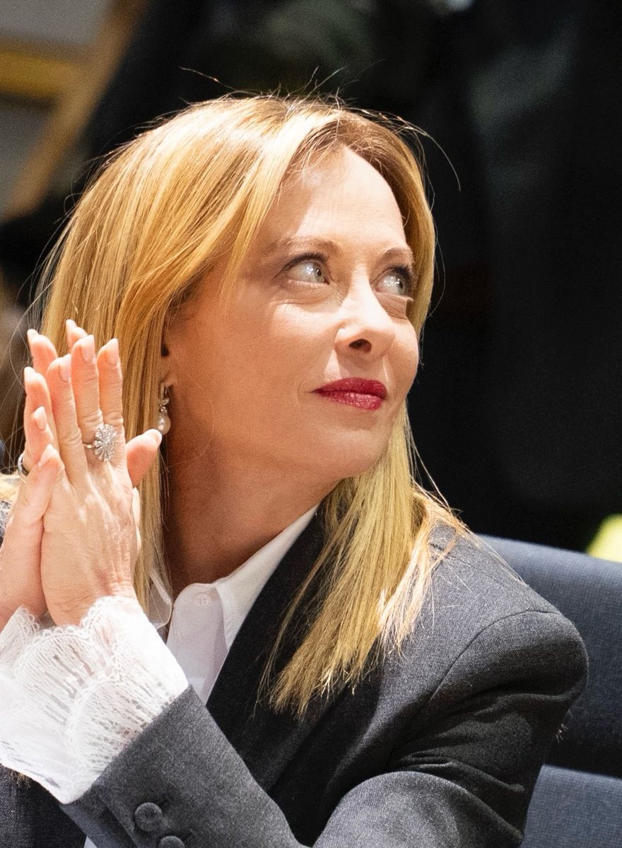 GiorgiaMeloni's tweet image. L’8 marzo richiama tutti a una responsabilità che non vale un solo giorno, ma ogni giorno: continuare a costruire un’Italia nella quale nessuna donna debba scegliere tra libertà, lavoro, famiglia e realizzazione personale.

Il talento, la determinazione e il contributo delle