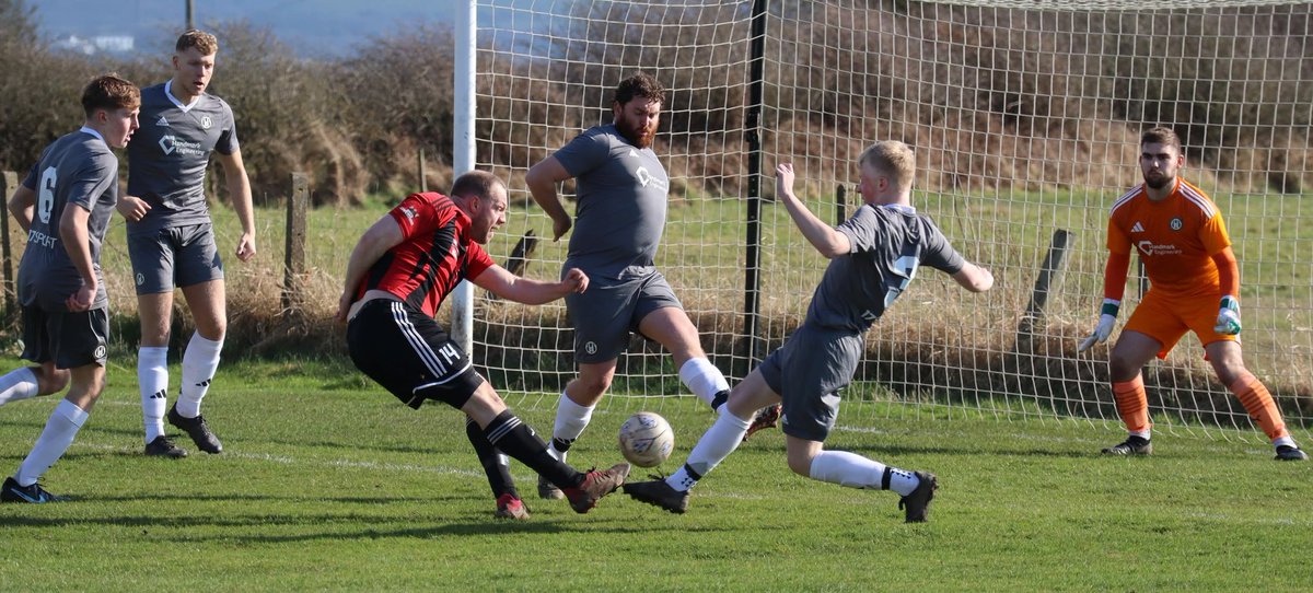 Darren Heavyside tweet media