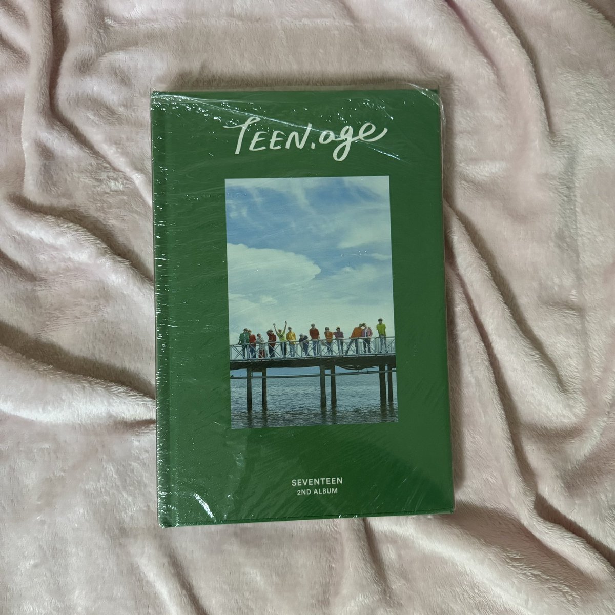 creathena_'s tweet photo. wts lfb svt preloved merch decluttering sale ph

• teenage ta green bulacan pb, cd, maknae line folded poster, dino standee, stickers
• mint condi!
• ₱230 take all; negotiable for payo
• ggx, sdd, sco | pasig, mm | gcash

adopt them na! pm is the key 🔑 https://t.co/tFuQA9L0LN