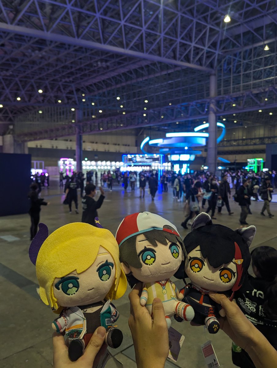 rebamiya's tweet photo. 2日間お疲れ様でした。

ホロライブ、これまでたくさんの感動と感激を与えてくれてありがとうございました。 https://t.co/G1xAApsGmu