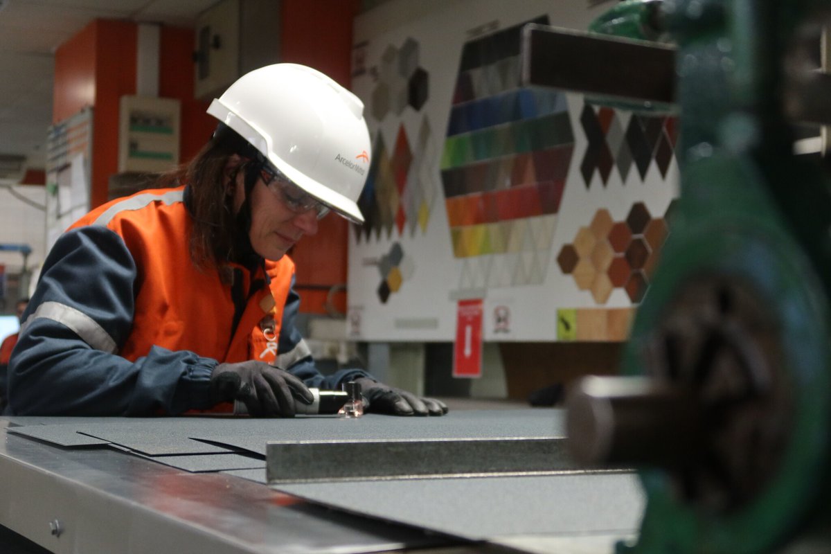 leparisien_60's tweet photo. Avec des salariés d’ArcelorMittal, à Montataire, au cœur d’une usine « unique en France » : « C’est une fierté »
➡️ https://t.co/4u24NXSP1p https://t.co/AYO7kZhpOO