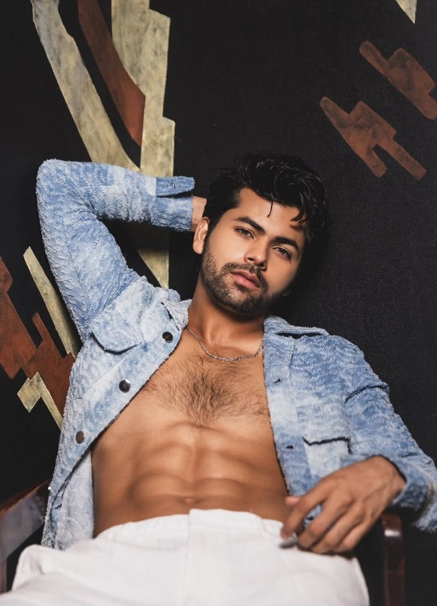 Papi IYKYK 🌚🌝 tweet media