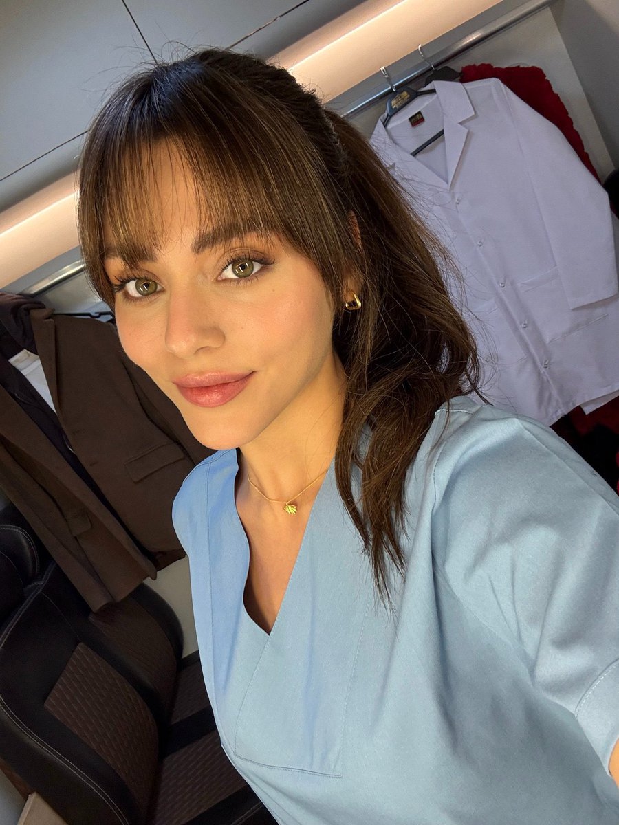 UZM. DR. ELİF ATEŞ çok güzelsin. 🩵

#DoktorBaşkaHayatta • #SılaTürkoğlu