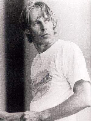 carlosgvizcaino's tweet photo. Sir George Martin photographed by Linda McCartney. https://t.co/ATfeKTBA4B