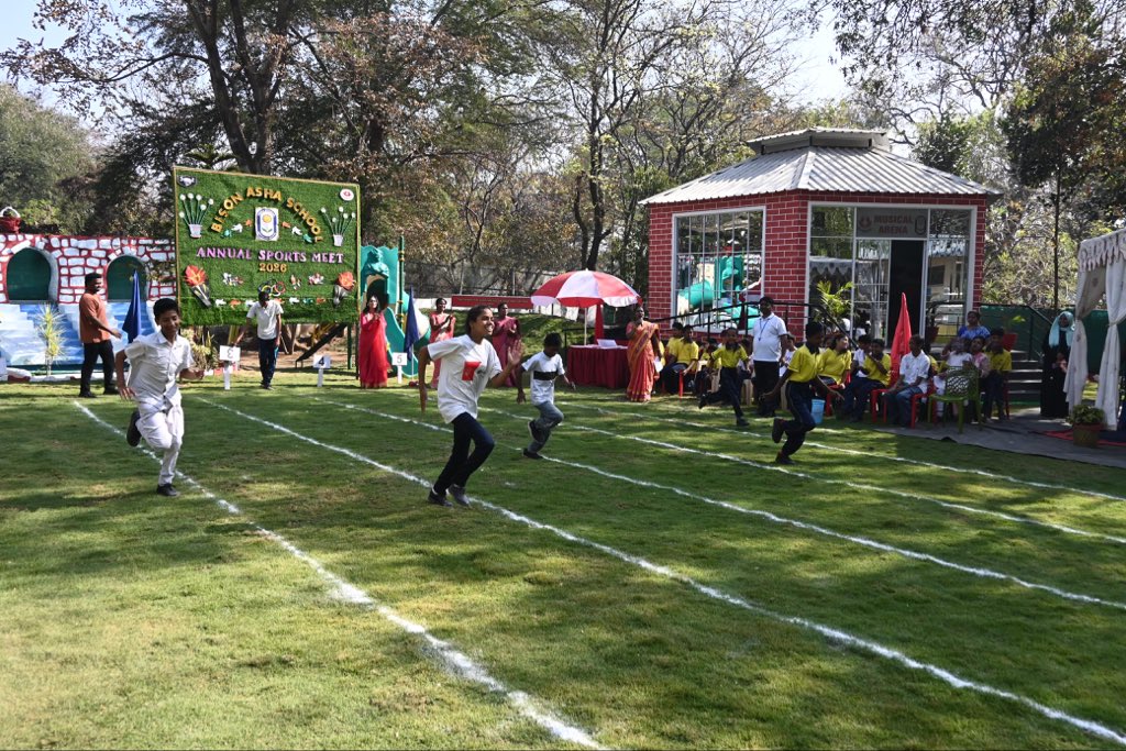 IaSouthern's tweet image. #WeCare

Asha School #Secunderabad organised its Annual Sports Meet with great enthusiasm, showcasing the determination and sporting spirit of the children.

The event was graced by Mrs Shilpi Sharma, Chairperson, Family Welfare Organisation, #BisonDivision, and witnessed