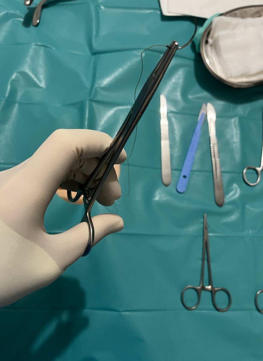 Doctor_Scrubs's tweet image. #surgery #surgeon #suture #surgicalgloves #scalpel