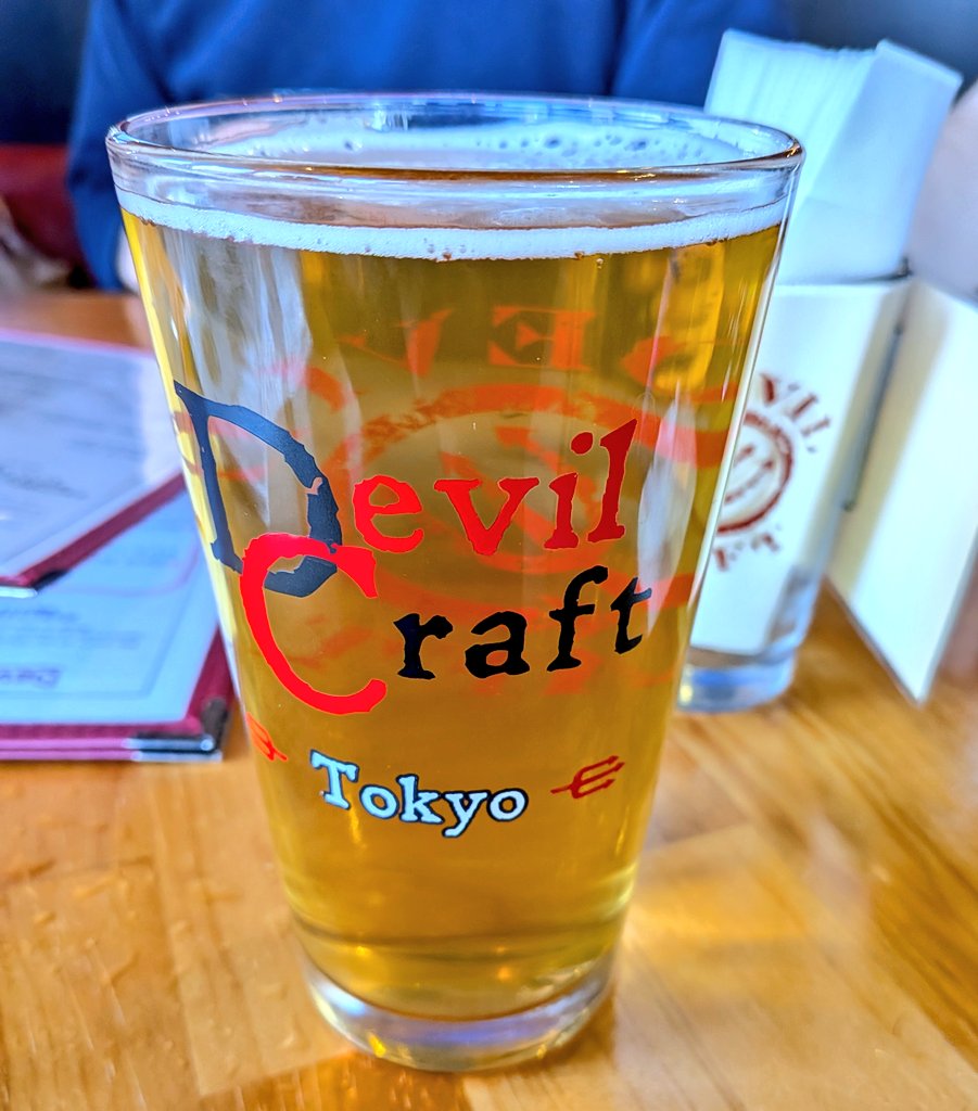 MAK_plants's tweet photo. BBの後は ふじおかTV視聴者 アポットパラダイスさんのお店 『DEVIL CRAFT』でクラフトビーフとピザをいただきます🍻🍕
まだ始まったばかり！
どなたでも合流OK😉
#ふじおかTV #五反田BB
#DEVILCRAFT
@fuu_the_walker https://t.co/DH1e5jPP4m