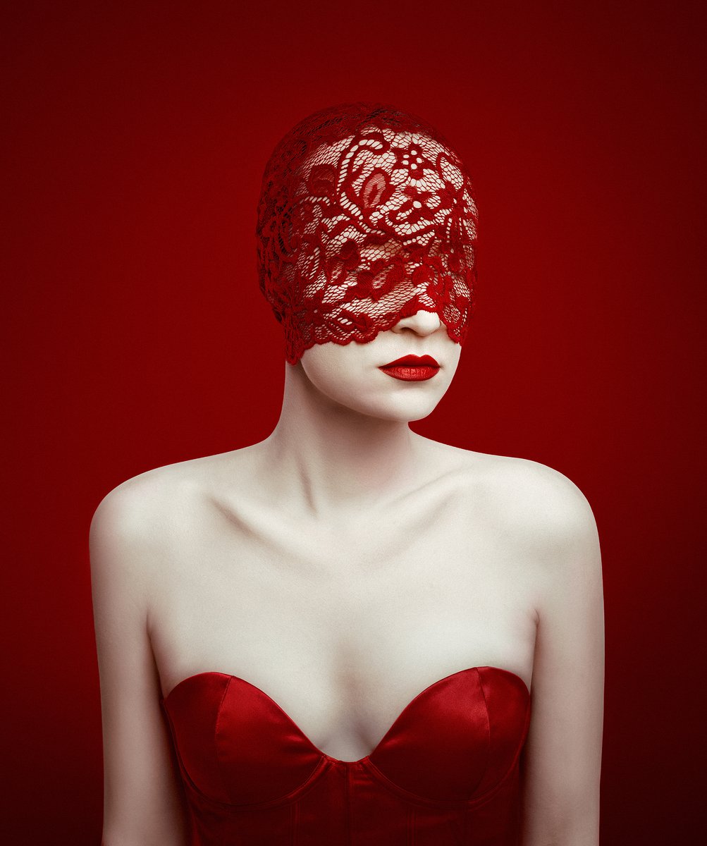 Flora Borsi tweet media