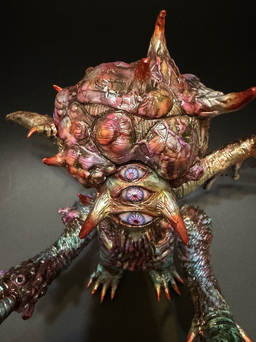 battlepig2's tweet image. 決起集会で一目惚れして注文したメアリーXがついに！
ラスボスが形態変化したみたいな造形と塗装がやばすぎる😱
とんでもねぇなこりゃ🤯
#マーミット #Hemlock #SHB #ソフビ