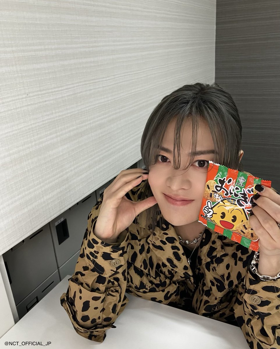 YUTA The 1st Album『PERSONA』

大阪でのリリースイベント🍙📸
(たこ焼きはもちろん食べました)

#YUTA #유타 #ユウタ
#PERSONA #YUTA_PERSONA #NCT #NCT127