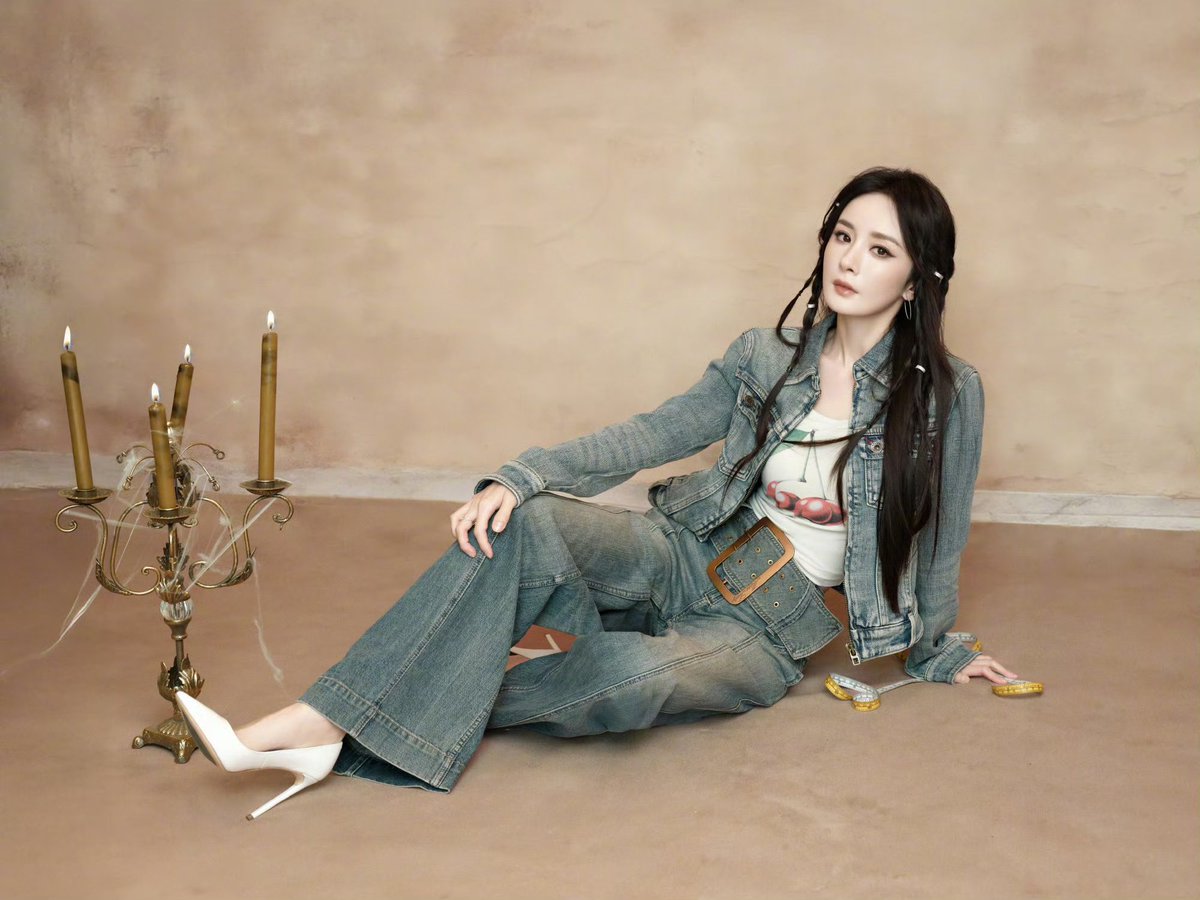 Queenbee_fox's tweet photo. #YangMi for @MissSixtyStyle #MissSixty anniversary at Guangzhou (5/5) #YangMiMissSixtyGlobalBrandAmbasador https://t.co/0jV2AnBAh7