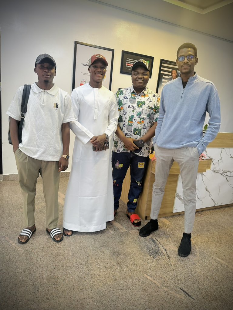 styforex's tweet photo. Getting the right team around you changes everything. The right people will push you when you’re tired, guide you when you’re lost, and motivate you to grow into the trader you’re meant to become. https://t.co/PeWJW8HmWm