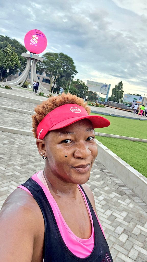 Ngoza 💋 tweet media