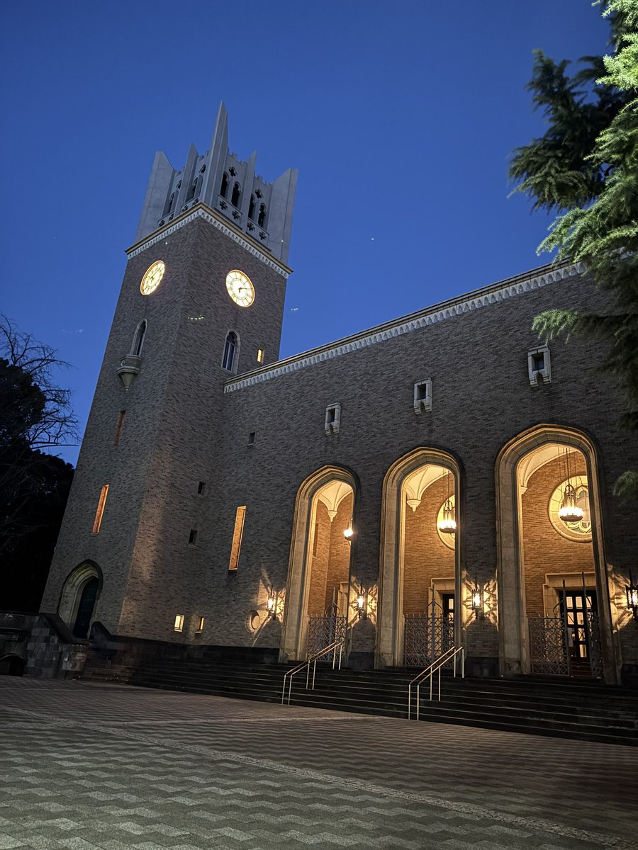 こんばんは🌙
久しぶりの投稿になりました🥺
今日は主日礼拝✨今週一週間も頑張る力が一層みなぎりました🔥✊
その後は教会の人とランチを食べたりMTGをしたり。残りの時間も貴重に使っていきます⏰早稲田に近い教会なので、いつも行き帰りに綺麗な概観に癒されています🥹