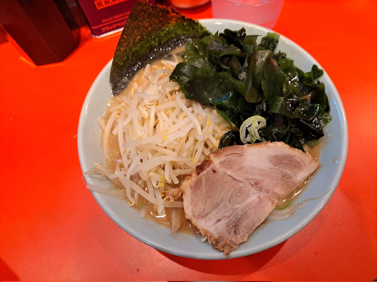 saraja337's tweet photo. 味噌ラーメンにワカメトッピング～😋🍴💕 https://t.co/78d4b8g9gj
