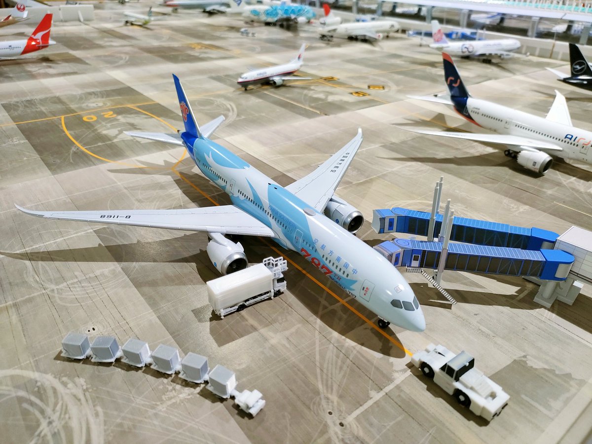 旅客機プラモフェス tweet media