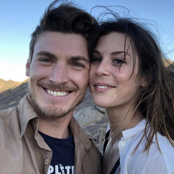 Fs_francaises_'s tweet photo. En cette Journée internationale des droits des femmes, pensons à Léa la compagne d'Alain Bertoncello du Commando Hubert, décédé au combat après avoir libéré quatre otages, dont deux Français.

À 26 ans, cette militaire se retrouve veuve. https://t.co/CTDie9fp4x