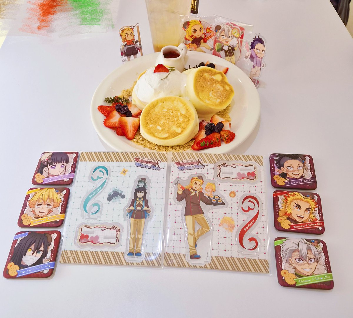 akdlwn444's tweet photo. 블루씨랑 딸기 수���레 먹으로 왔긔🍓🥞 https://t.co/1uIMUdDPLv