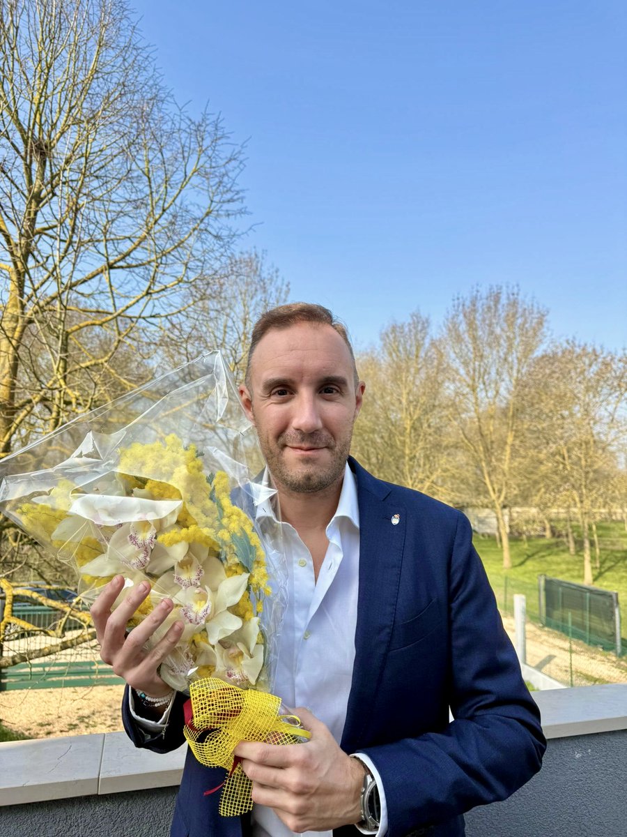 Alex Bazzaro tweet media