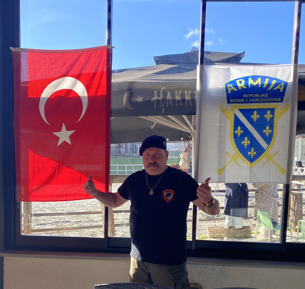 Bosna Mücahid Gazileri olarak her yıl geleneksel olarak gerçekleştirdiğimiz iftar programında bu yıl da bir araya geldik Elhamdülillah. Emeği geçen ve uzaktan yakından gelen tüm kardeşlerimize şükranlarımızı arz ediyoruz.