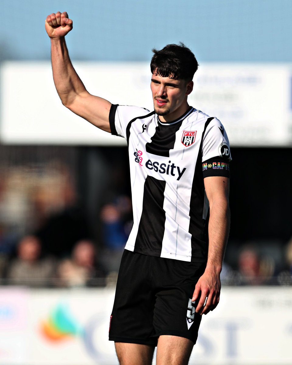 Eado (photo) tweet media