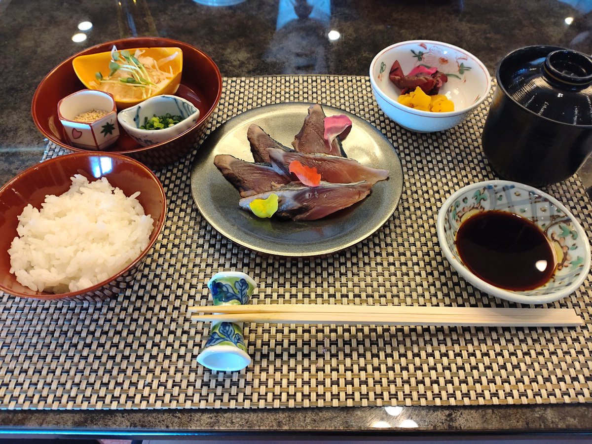 katrix3021's tweet photo. 退職までの引継期間はどうしても忙しくなっちゃうよね
美味しいもの食べてラストスパートかけるのだ！ https://t.co/vhtz7s7674