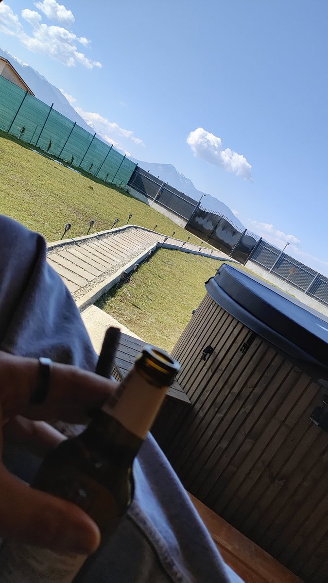 MaZingra tweet media