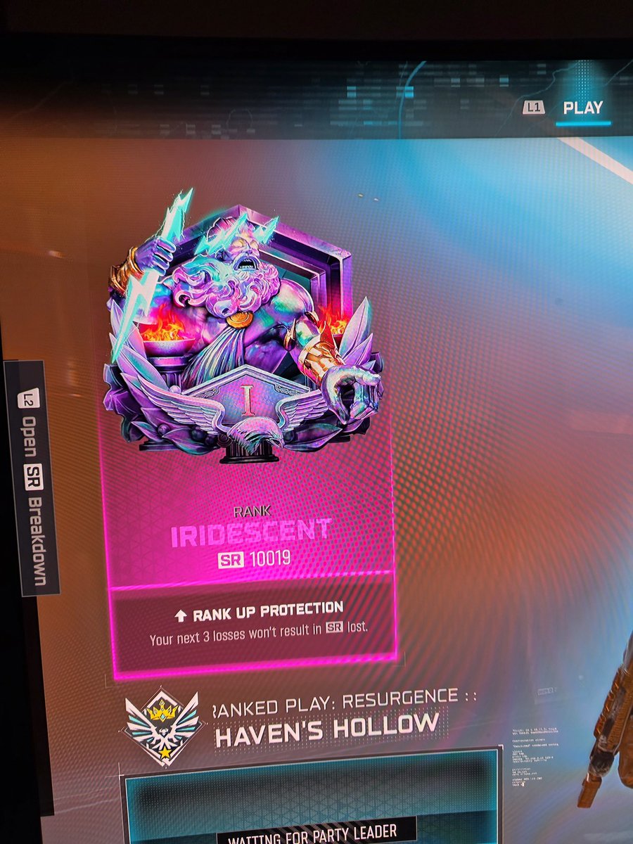 Finally hit Iridescent the first time in warzone ranked, I am still grinding for gold tier to stream on abstract #CallofDuty