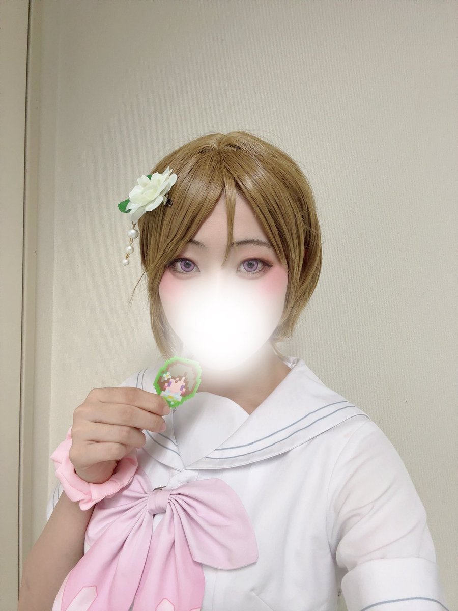 jac_cc_23's tweet photo. #関ラOurStory Day2で小泉花陽ちゃん役をやらせていただきました💚
お客さんの前でのステージは今回が初めて＆ダンス未経験のため拙い動きの箇所が多かったのが悔しい😭とにかく楽しめてできたのでよかったです✨

改めてみおさん、あやPさんご卒業おめでとうございます💓

(※コス写真注意) https://t.co/hKrmIiNIUz