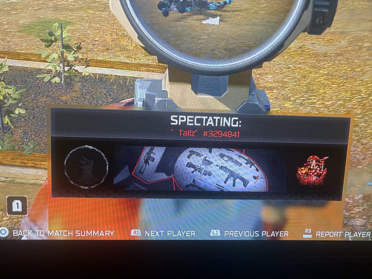 jgeek85's tweet photo. @TreyarchCM @CODUpdates @LawrenceMetten Back to back games. Under map and invisible player. https://t.co/3jccxhOh2c