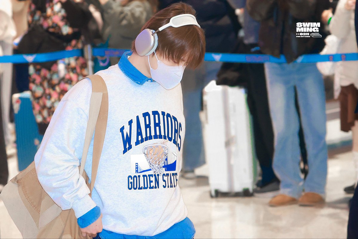 SWIMMING🦦 tweet media