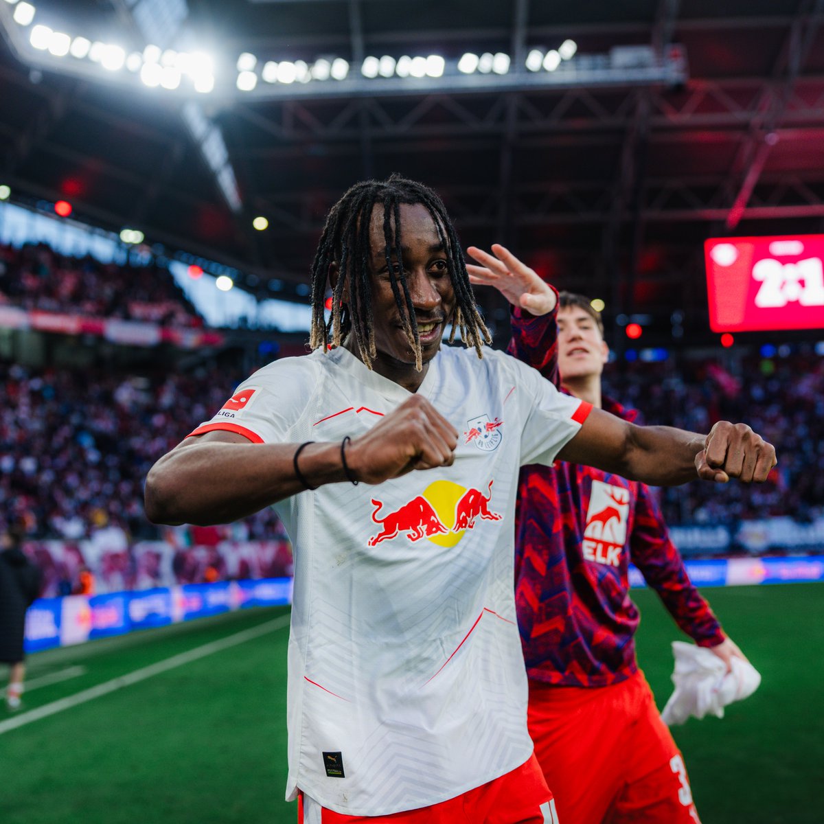 RBLeipzig's tweet photo. Viertjüngster Spieler der Bundesliga-Geschichte mit 1️⃣0️⃣ Toren in einer Saison. 🔥 

Was soll man dazu noch sagen? 𝑺𝒊𝒎𝒑𝒍𝒚 𝑫𝒊𝒐 ✨ https://t.co/AQfacv7NKD