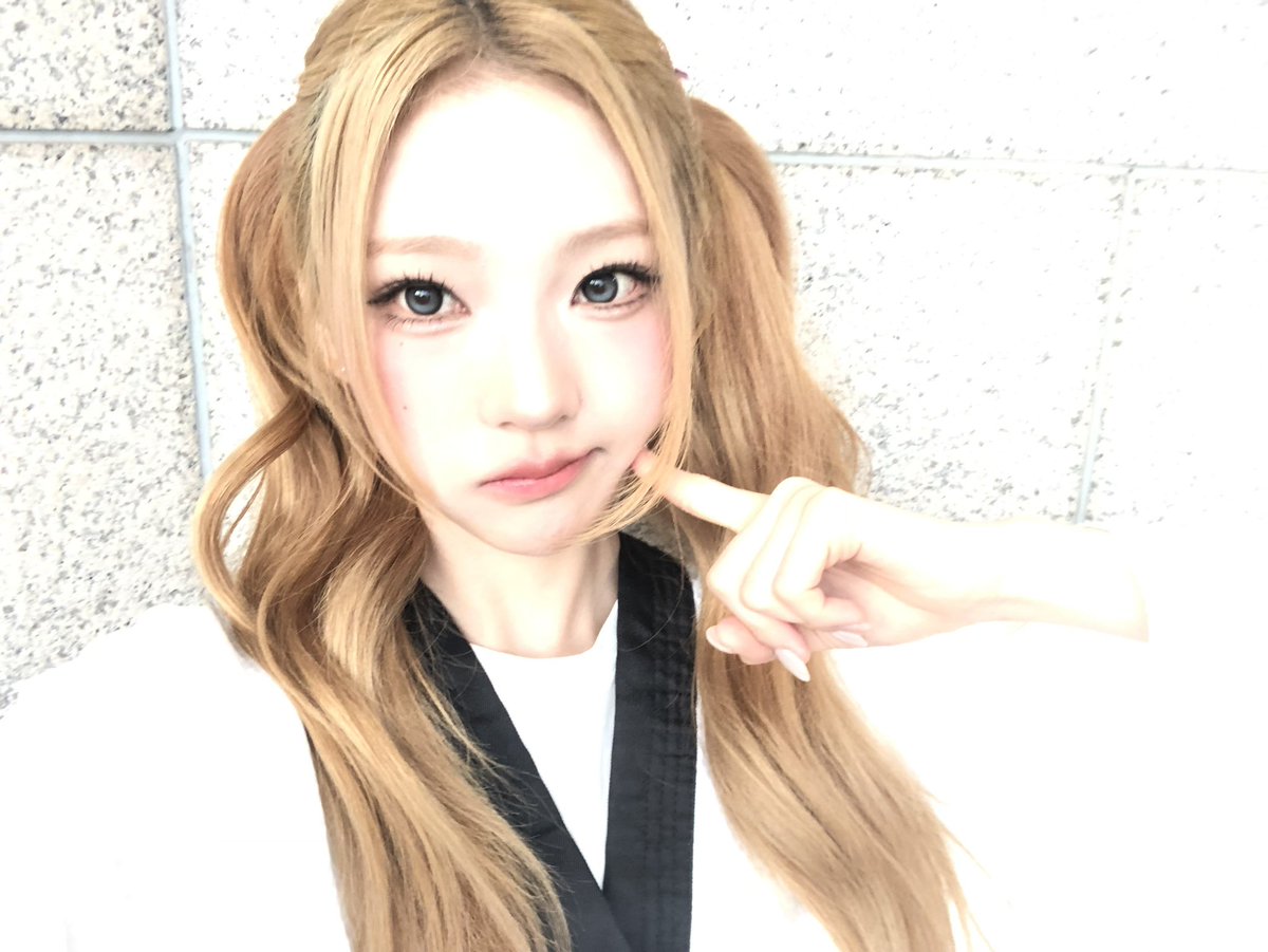 stelria's tweet photo. 다혀니 스페셜엠씨 수고했엉💓💓 https://t.co/3gX5erVZvQ