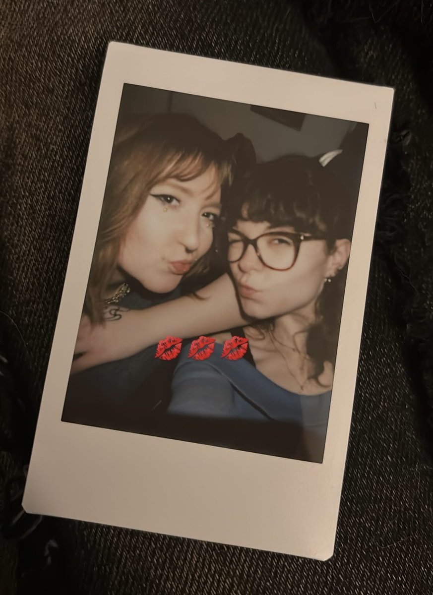 on est trop swag <a href="/yssichri/">chrissy</a> ♪(๑ᴖ◡ᴖ๑)♪