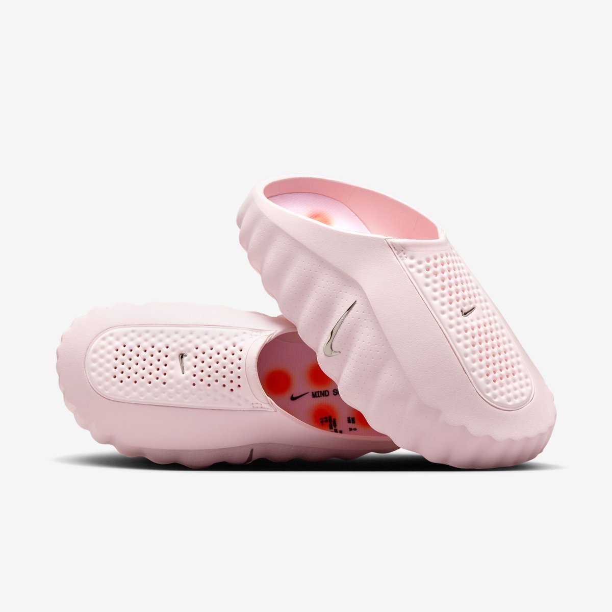 CaminoTV's tweet photo. la nike mind en rose ?? elle envoie trop, ça devrait arriver au mois de mai https://t.co/2U9VCHcmJr