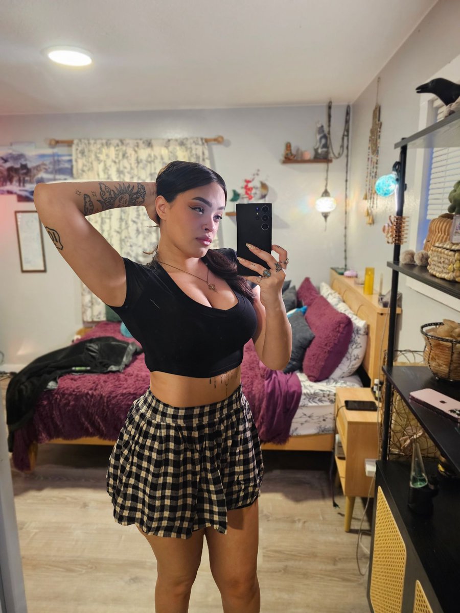 ashley 🎀 tweet media