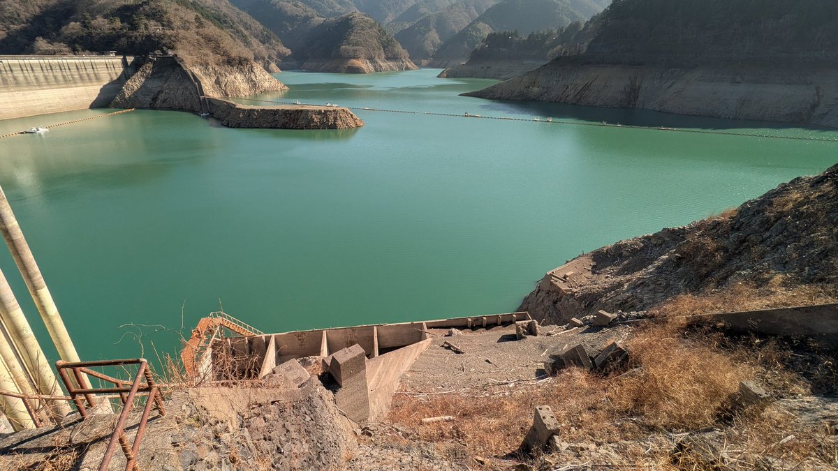 ミニで県境越境最終回ドライブ（多分）
3月末で東京出戻確定したから、引っ越し後に飲水になる水源の様子を見に奥多摩へ
40パー切りは伊達じゃねぇ、カラッカラじゃん…
#ローバーミニ