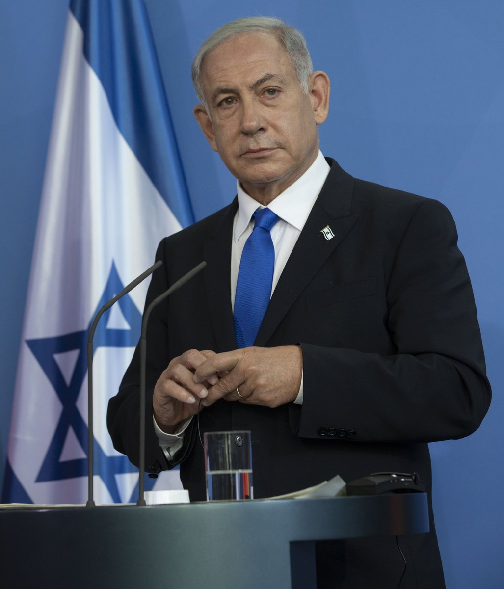 GlobalPulseZ's tweet photo. 🚨 BREAKING : 

Israeli Prime Minister Netanyahu tried to remove his emails sent to Jeffery Epstein.

His pictures are blurred and his name is mentioned 6300 times in the Epstein Files.

#Iran #IranWar #IranIsraelWar https://t.co/2d5cRcMucM