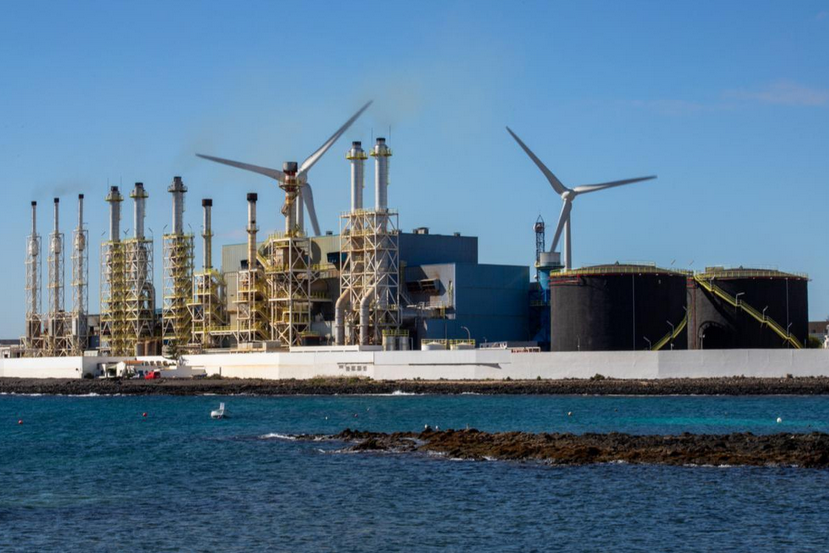 Tiredearth's tweet image. Water Becomes a Target of War: US Strikes Iranian Desalination Plant

#TiredEarth #Desalination #IranWar 
🔗tiredearth.com/news/water-bec…