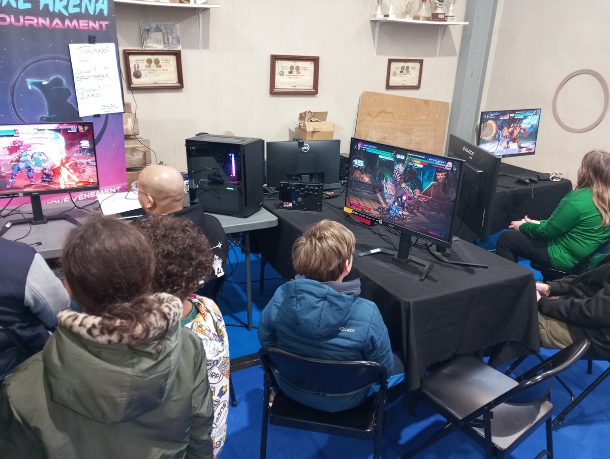 Aujourd'hui on fait découvrir 2XKO toute la journée dans la convention Caramanga vers Toulouse ! Tout le monde kiffe le jeu <a href="/Play2XKO/">2XKO</a> <a href="/2XKOFR/">2XKO France</a> <a href="/Four_McCloud/">Four @ Evo JP 🇯🇵</a>