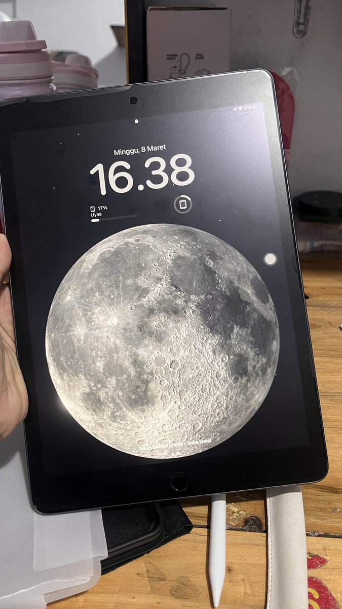 kawaydotcom's tweet photo. WTS iPad 9th gen 64GB (wifi only) ex iBox

(+) Pemakaian wanita, stylus goojodoq, free casing (black), screen protector,  charger, &amp; Box

(-) Garansi expired

🏷 3,6 jt (nego tipis)

Alasan jual krn udh beli tab baru

Bisa cod Setiabudi/Tangerang/Toko Oren

#zonauang #zonajajan https://t.co/tpxaXkp0CP