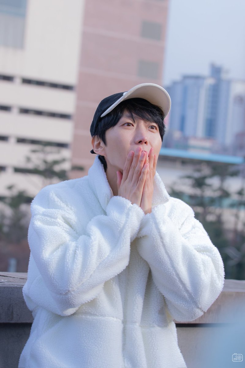 26.03.08☀️
용인 어쩌면 해피엔딩 퇴근길

김재범배우님

(◦’︶’人◦)