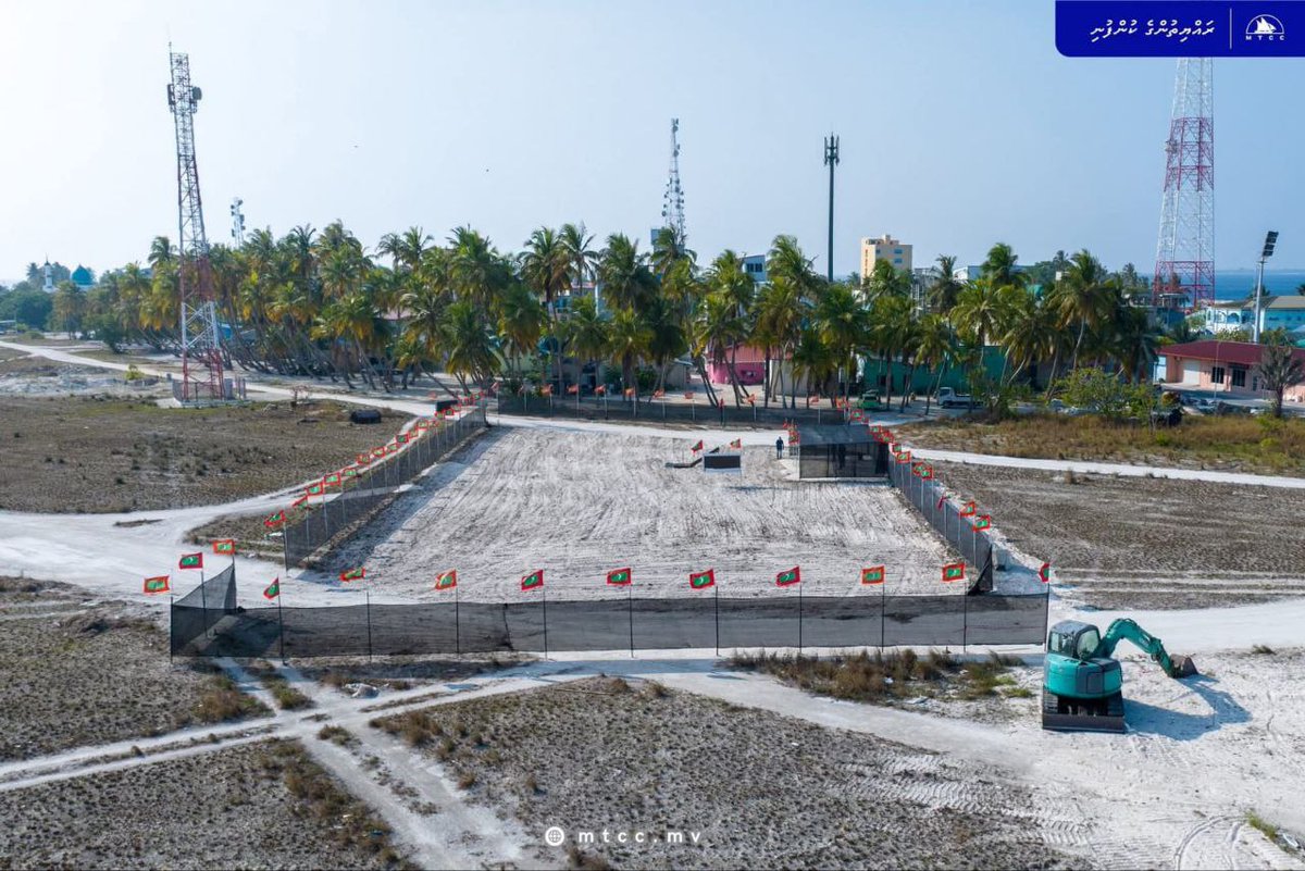 Dr. Ali Haidar Ahmed, Minister of Higher Education, Labour, Skills and Development, officiated the groundbreaking ceremony for the construction of a campus of The Maldives National University in Eydhafushi, Baa Atoll, marking the formal commencement of the project. The ceremony