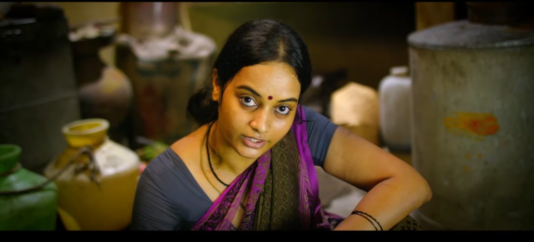 கிடாரிய பழிவாங்க அவன் முதலாளி பையன் கூட படுக்குற மாதிரி திமுகவ தோற்கடிக்க விஜய் கைகாட்டுற யார் கூட வேணும்னாலும் படுக்க தயாரா இருப்பானுக விஜய் ரசிக ரசிகைகள்.அந்த கல்ட் மனநிலையை சீசன் பண்ண மூனு டெஸ்ட் வைச்சான். 1.கரூர்ல பாதிக்கபட்டவங்களை அவன் இடத்துக்கு வர வைச்சு ஆறுதல் சொன்னது.