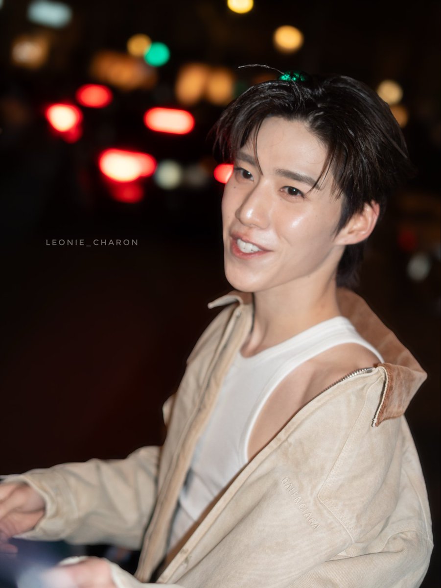 CharonTurpin's tweet photo. PP Krit for Balenciaga 
Paris Fashion Week F/W

Tous droits réservés, ne pas utiliser sans autorisation / All rights reserved, Do not use without agreement

#BalenciagaWinter26xPPKrit 
#Balenciaga #PFW #PPKritt #thailand @PPKrit_Ent https://t.co/kBgTK0p796