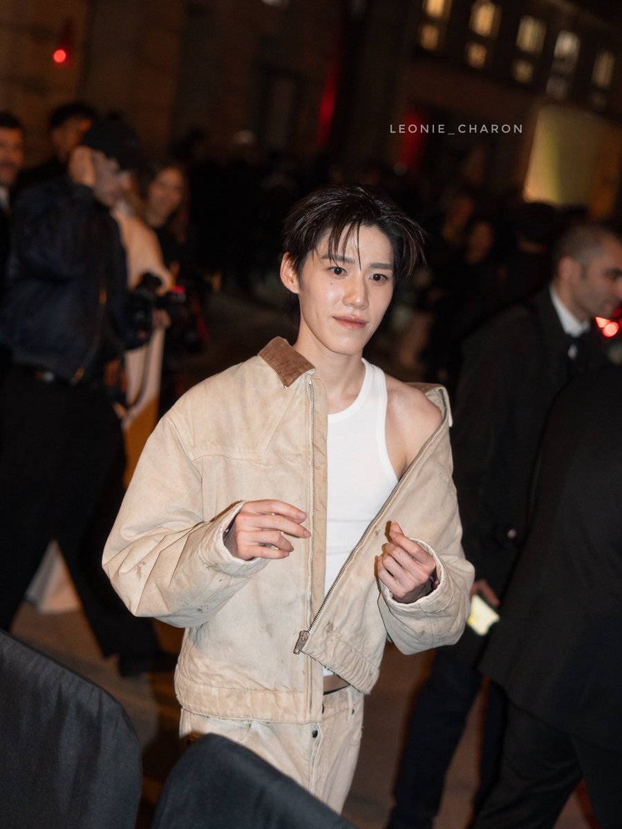 CharonTurpin's tweet photo. PP Krit for Balenciaga 
Paris Fashion Week F/W

Tous droits réservés, ne pas utiliser sans autorisation / All rights reserved, Do not use without agreement

#BalenciagaWinter26xPPKrit 
#Balenciaga #PFW #PPKritt #thailand @PPKrit_Ent https://t.co/kBgTK0p796